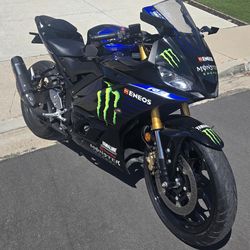 Yamaha R3