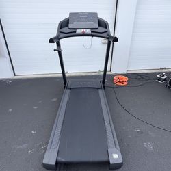 TREADMILL PROFORM 8.5 Recently  Assembled  349$