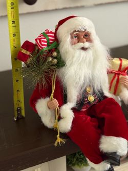 Sitting Santa Claus Christmas Figurine Decoration