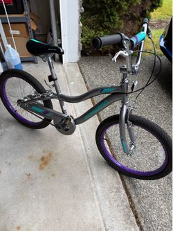 Girls “20 inch” Schwinn cruiser bike