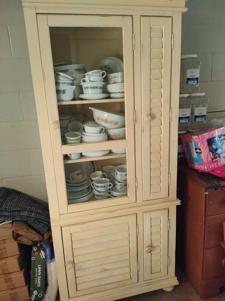 Cabinet Hutch