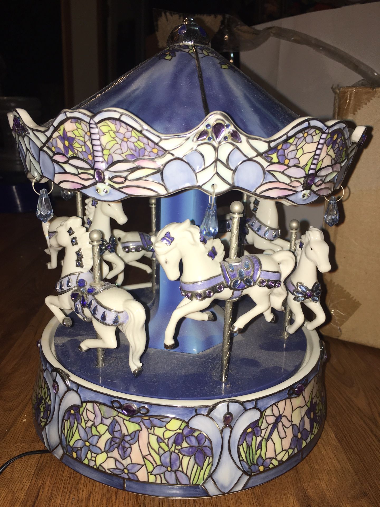 Ardleigh-Elliott Dream Dancers Tiffany Style Illuminated Musical Carousel