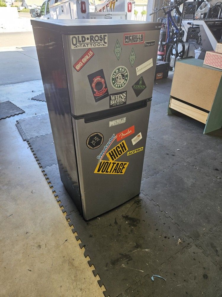 Mini Fridge 