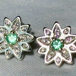 Genuine Colombian emerald Flower - Star earrings, silver 925, real natural emerald 0.3 carat