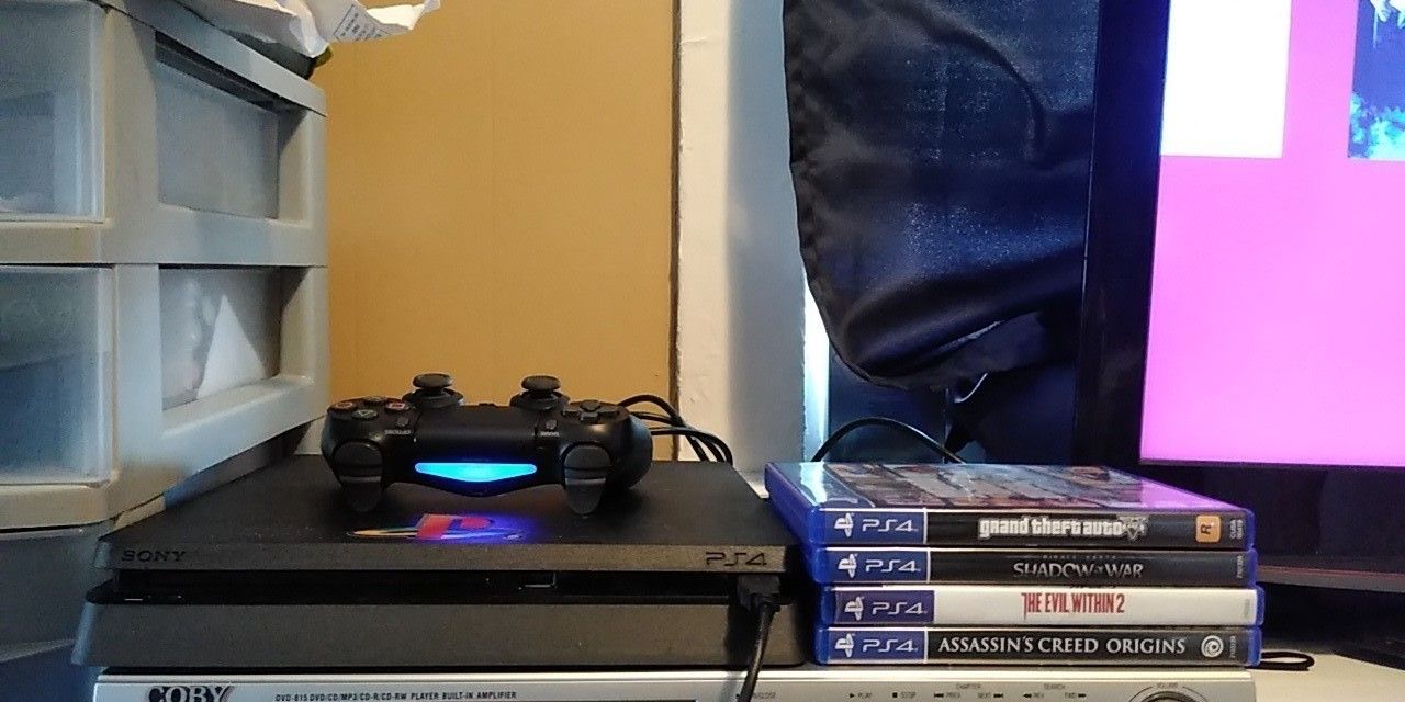 Ps4 1tb 4 games and headset