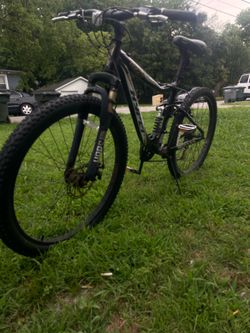 Mountain bike with space shocks