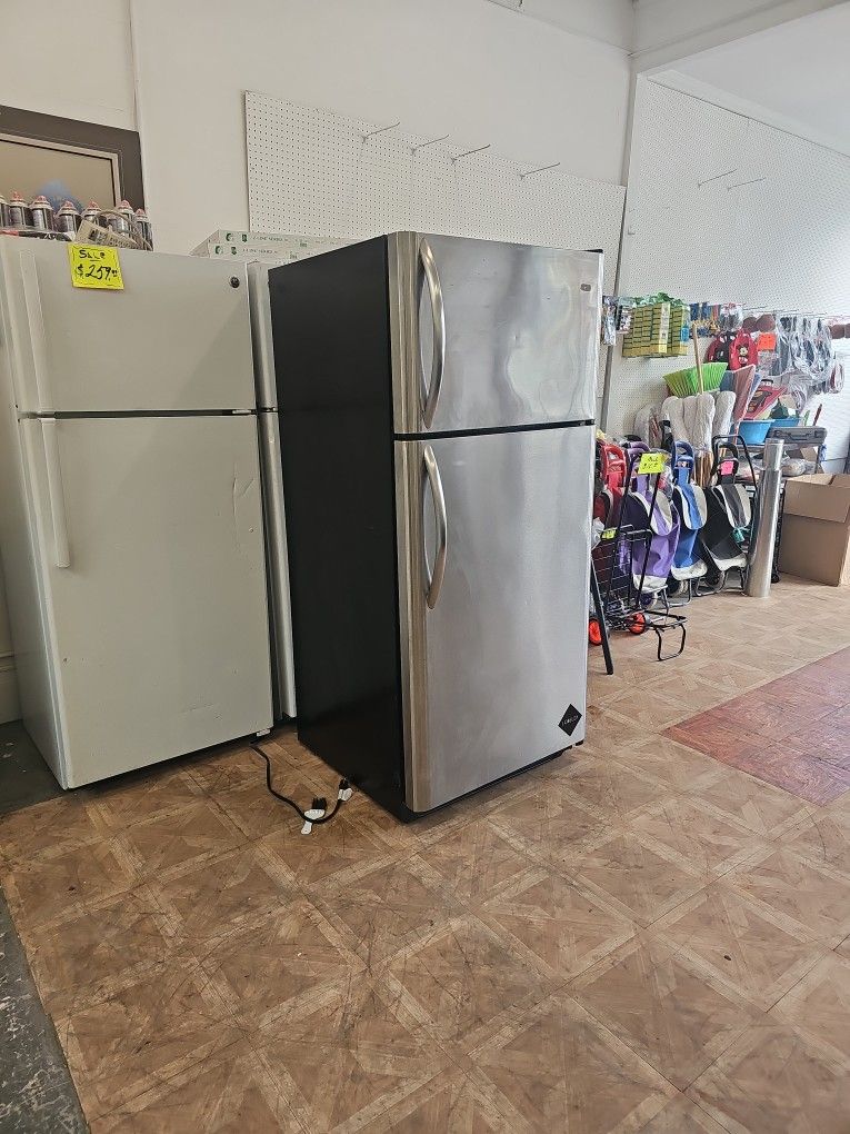 Electrolux Refrigerator (Optional Ice Maker)