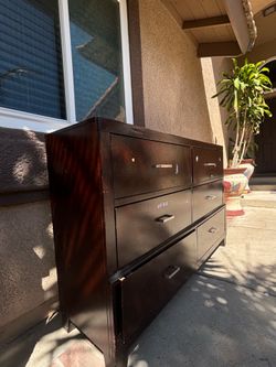 Six drawer dresser