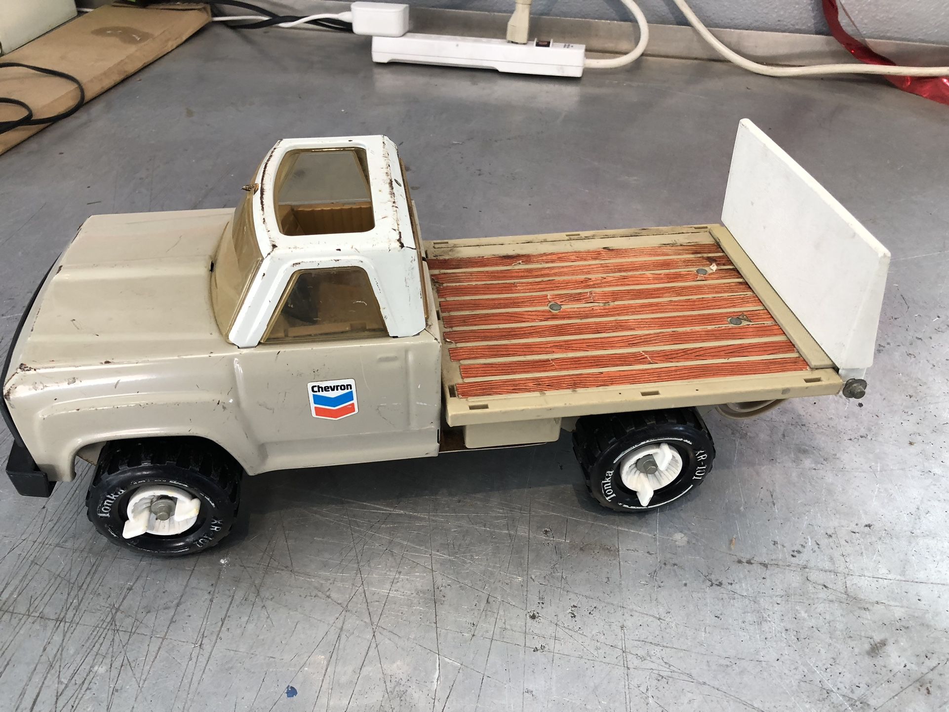 Tonka Chevron Flatbed Truck