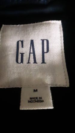 NEW GAP MENS MEDIUM