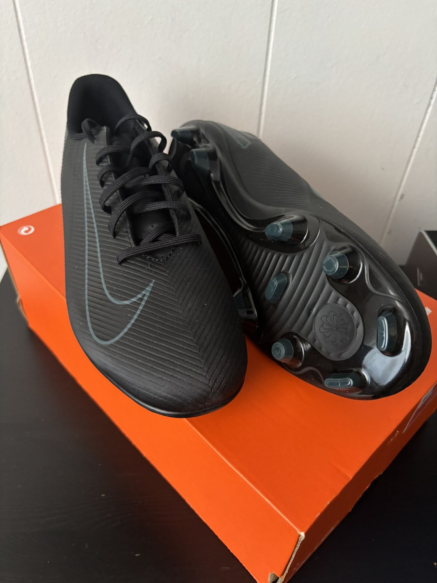 Nike mens Soccer Cleats