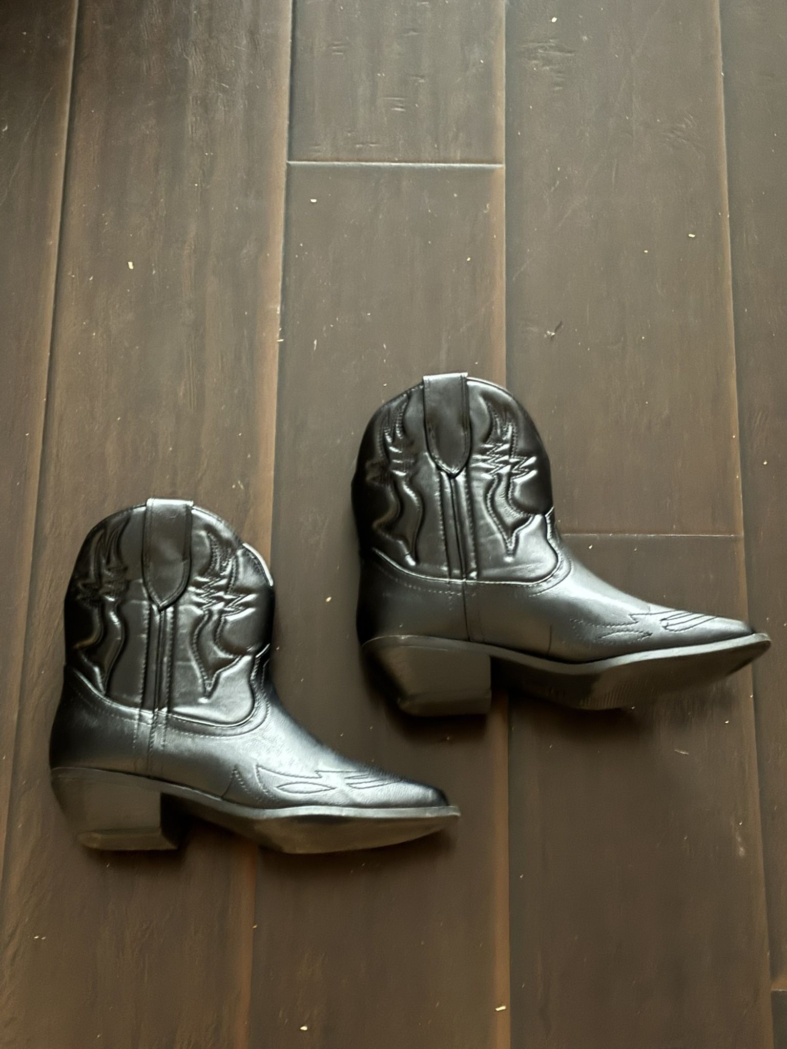 Short Black Boots Size 8