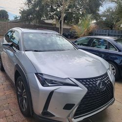 Lexus UX250h