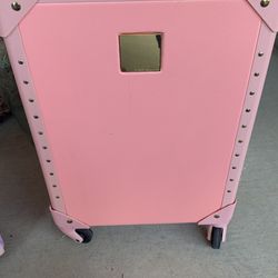 Vince Camuto Hard side Spinner Luggage 