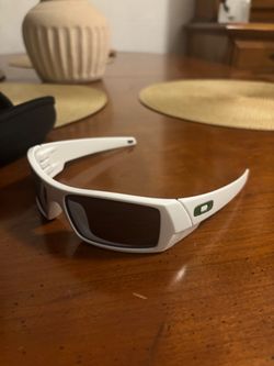 Oakley Sunglasses White Frame Dark Lenses