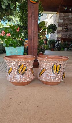 Talavera Butterfly Clay Pots, Planters,Plants, Pottery $65 cada uno.
