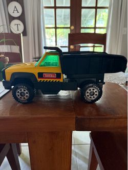 Vintage 90’s Tonka Truck