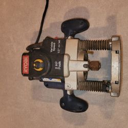 RYOBI PLUNGE ROUTER