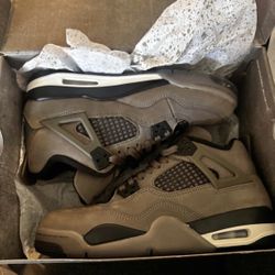 Air Jordan Retro 4 Size (7Y)
