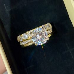 NWOT 3PC Stunning Golden Tone Bridal Round 2ct Simulated diamonds ring in 7