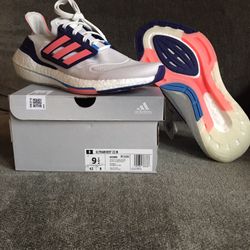 Ultraboost 22 W - 9.5 (wmn) 8.5 (men)
