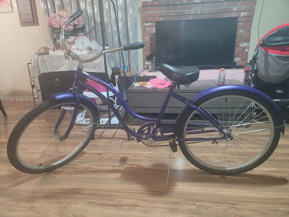 Schwinn Legacy Women's 26" Cruiser Bike