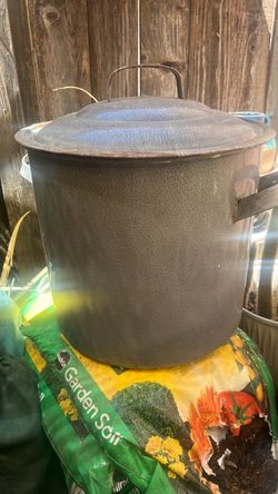 Olla tamalera de peltre