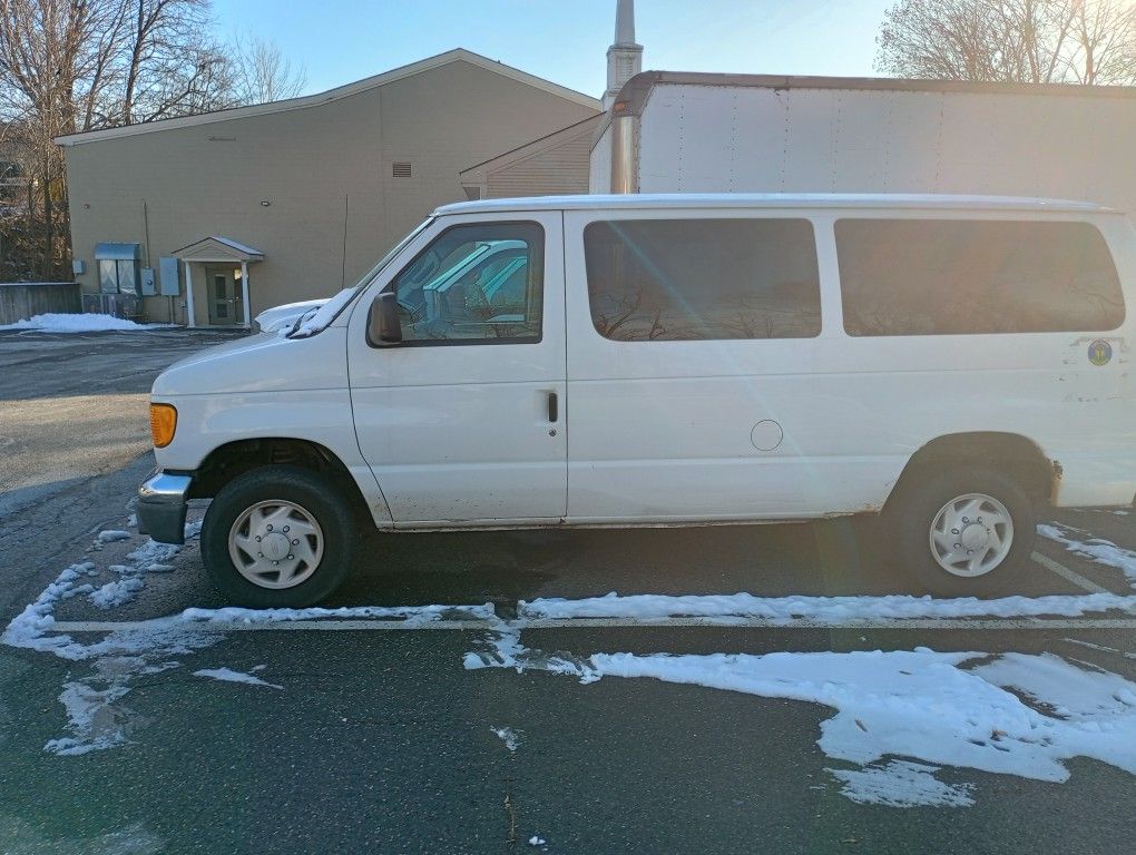2007 Ford E-350