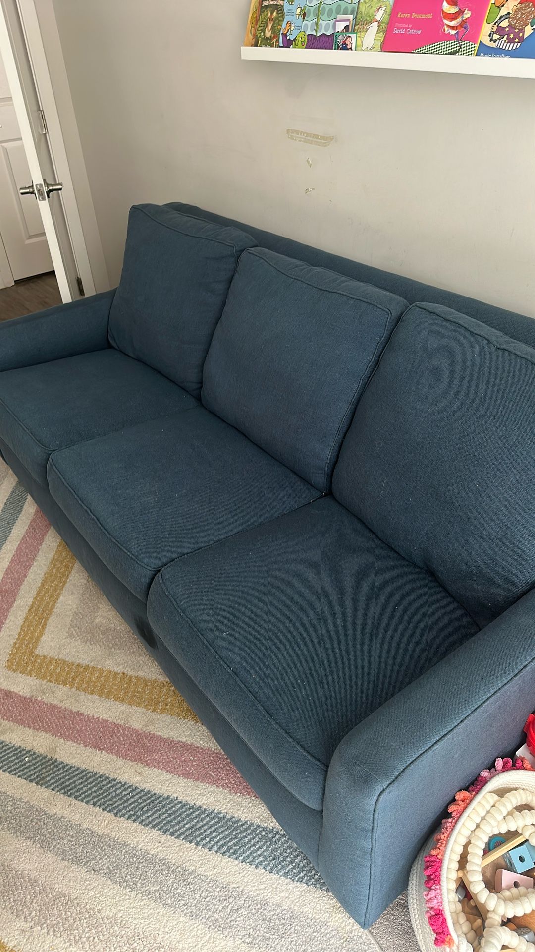 Couch With Pullout Bed