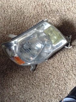 06 toyota tacoma oem headlight
