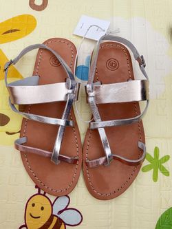 Women's Metallic Mix Strap Gladiator Size: 6