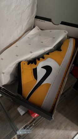 Air Jordan mid Taxi