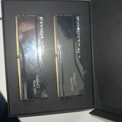 G.SKILL Trident Z5 Royal Neo Series (AMD Expo) DDR5 RAM 32GB (2x16GB) 6000MT/s CL28-36-36-96 1.40V Desktop Computer Memory UDIMM - Silver (F5-6000J283