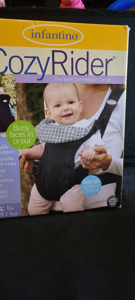 Brand New Infantino Cozy Rider Front Baby Carrier Black, White & Gray Plaid