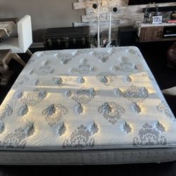 King Mattress, 12in, Medium/firm