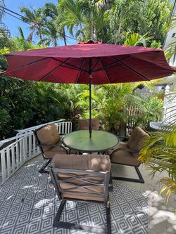 Patio Dining Set with Umbrella