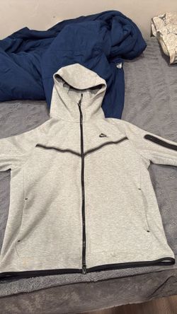 grey nike tech