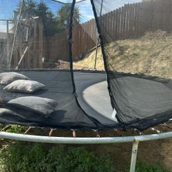 Free!! Trampoline 