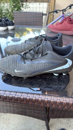 Nike Mercurial soccer cleats in a size 8.5