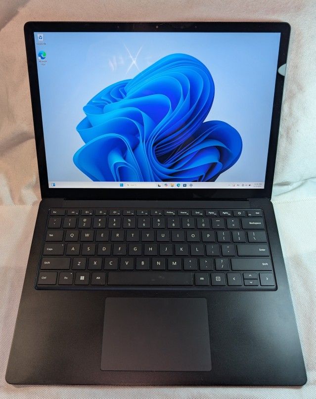 Nice MICROSOFT SURFACE LAPTOP 4 WINDOWS 11 13.5 inch 256GB AMD RYZEN 5 16GB RAM