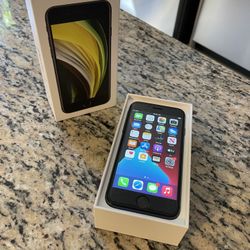 iPhone 8 64GB UNLOCKED Excellent Condition With Box And Charger 