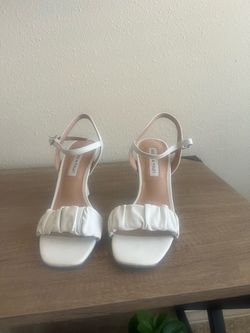 Zapatillas blancas solo dos puestas