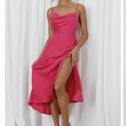 Selfie lesie midi dress