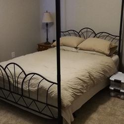 Metal Bed Frame ( No Mattress)