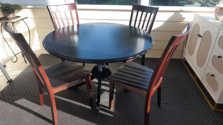 Round dining table and 4 chairs