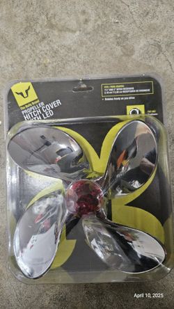 The Bully Brand, NEW PROPELLER HITCH COVER WITH LED, HELICE GIRATORIA CONNLUZ DE LED PARA EL ENGANCHE CR-402L, Fit 1 1/4" and 2". PICK UP ONLY, CASH
