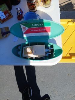 Vintage Singer Buttonholer