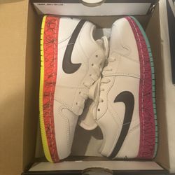 Nike Jordan 1 Low 4Y/4M/5.5W
