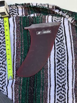 Longboard surfboard fin