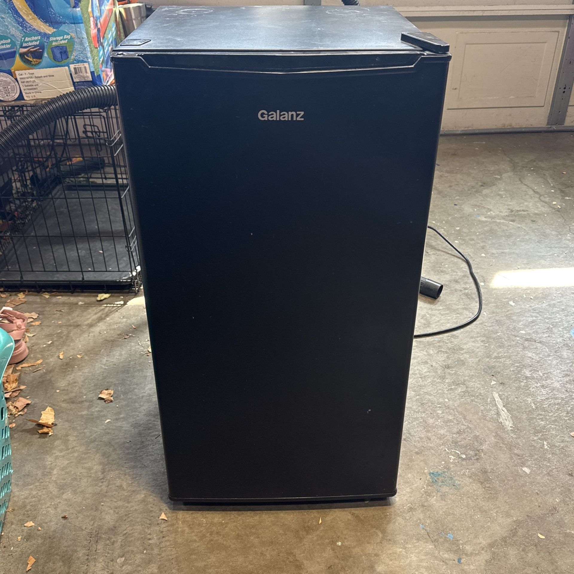 Galanz Mini Fridge (like New)